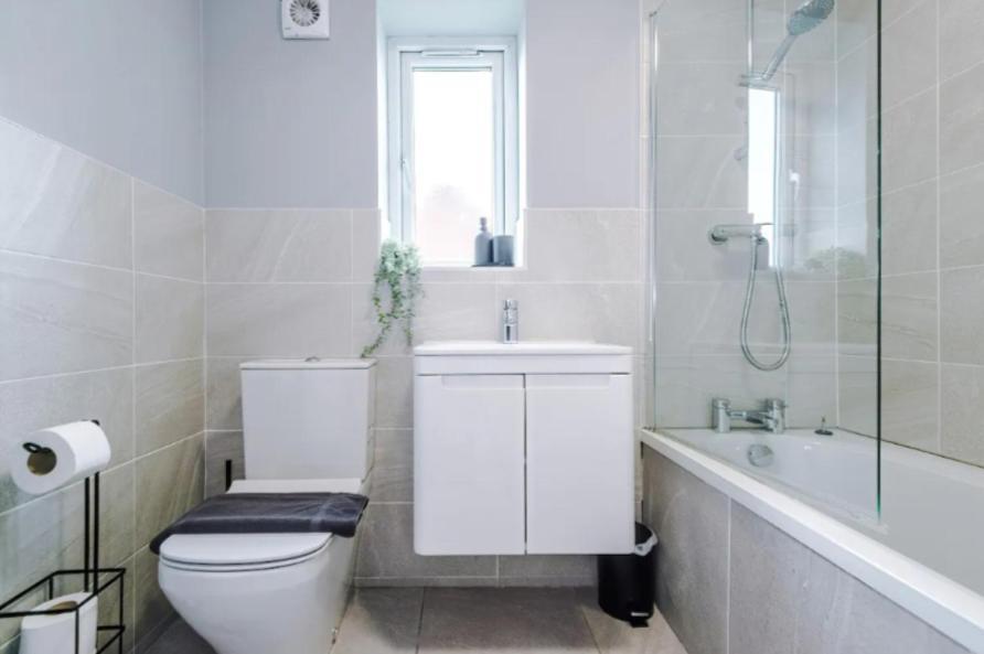 Lux 3 Bed 10 Mins From Centre - Parking & Netflix Villa Manchester Eksteriør billede