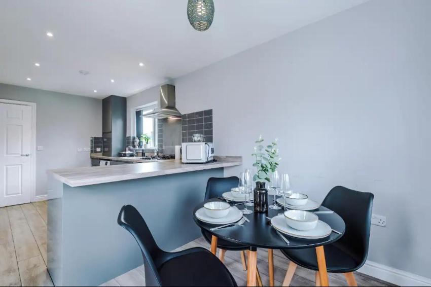 Lux 3 Bed 10 Mins From Centre - Parking & Netflix Villa Manchester Eksteriør billede
